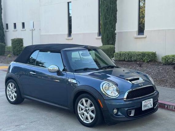 MINI COOPER CONVERTIBLE 2011 WMWZP3C51BTX83596 image
